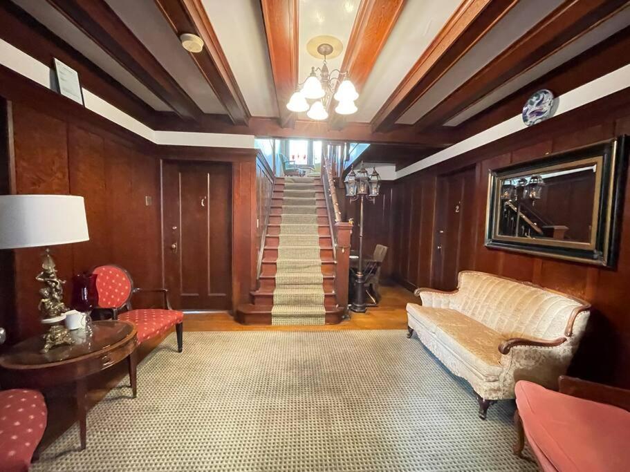 Parlor Suite In Heritage Manor, Fairfield, Near Dt Вікторія Екстер'єр фото
